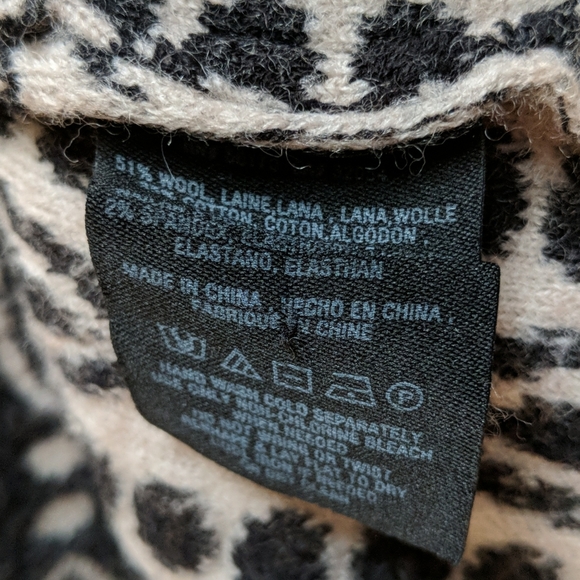 Long wool Moth vest - Picture 7 of 7